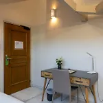 Отель Jean Moet 4*