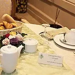 Jean Moet Отель