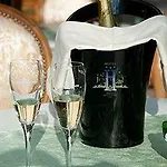 Jean Moet Hotel
