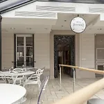 Отель Jean Moet 4*