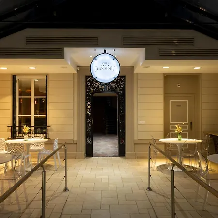 Jean Moet Hotel