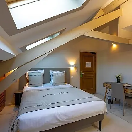 فندق Jean Moet 4*