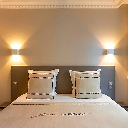 Jean Moet Hotel