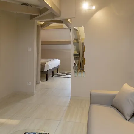 Jean Moet Hotel 4*