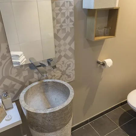 Jean Moet Hotel 4*