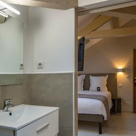 Hotel Jean Moet 4*