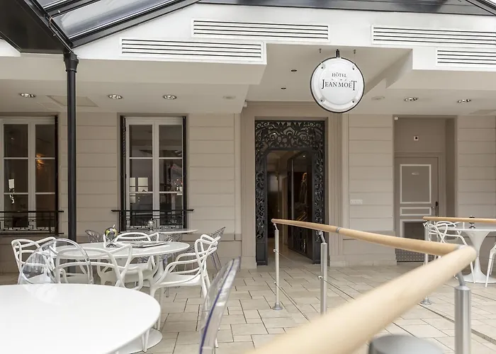 Hotel Jean Moet 4*